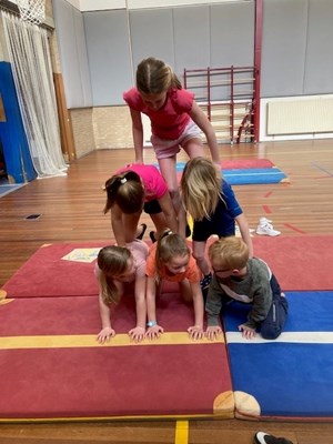 acro