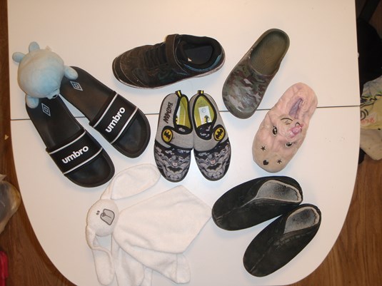 Schoenen, sloffen en 2 knuffels
